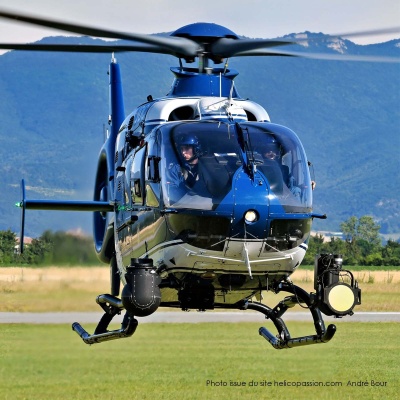 Hélicoptère de la gendarmerie EC 135 - NewRay