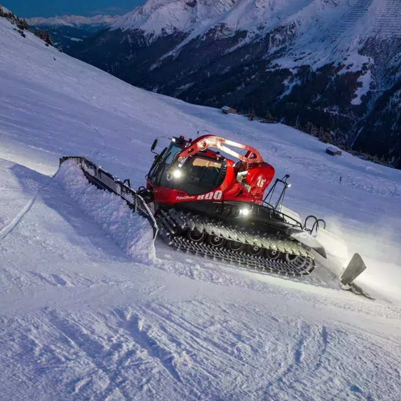 Dameuse PistenBully 800 W 1:43 - Jaegerndorfer Collection